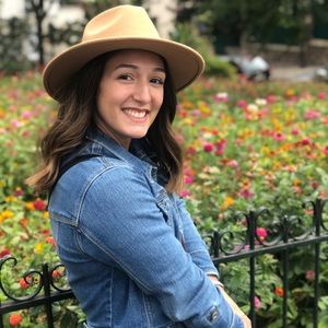 Meet your Posher, Valeria